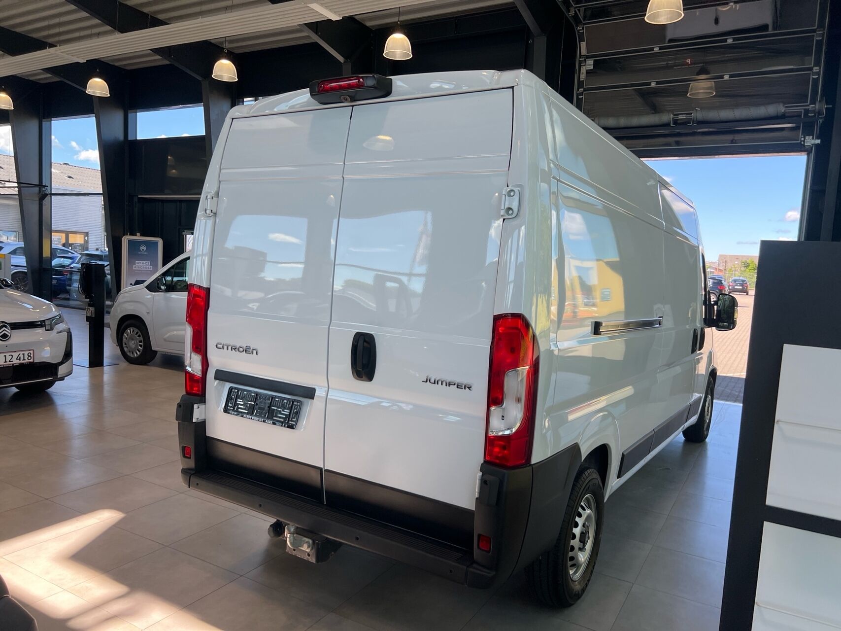 Billede af Citroën Jumper 35H L3H2 2,2 Blue HDi Masterline EAT8 180HK Van 8g Aut.
