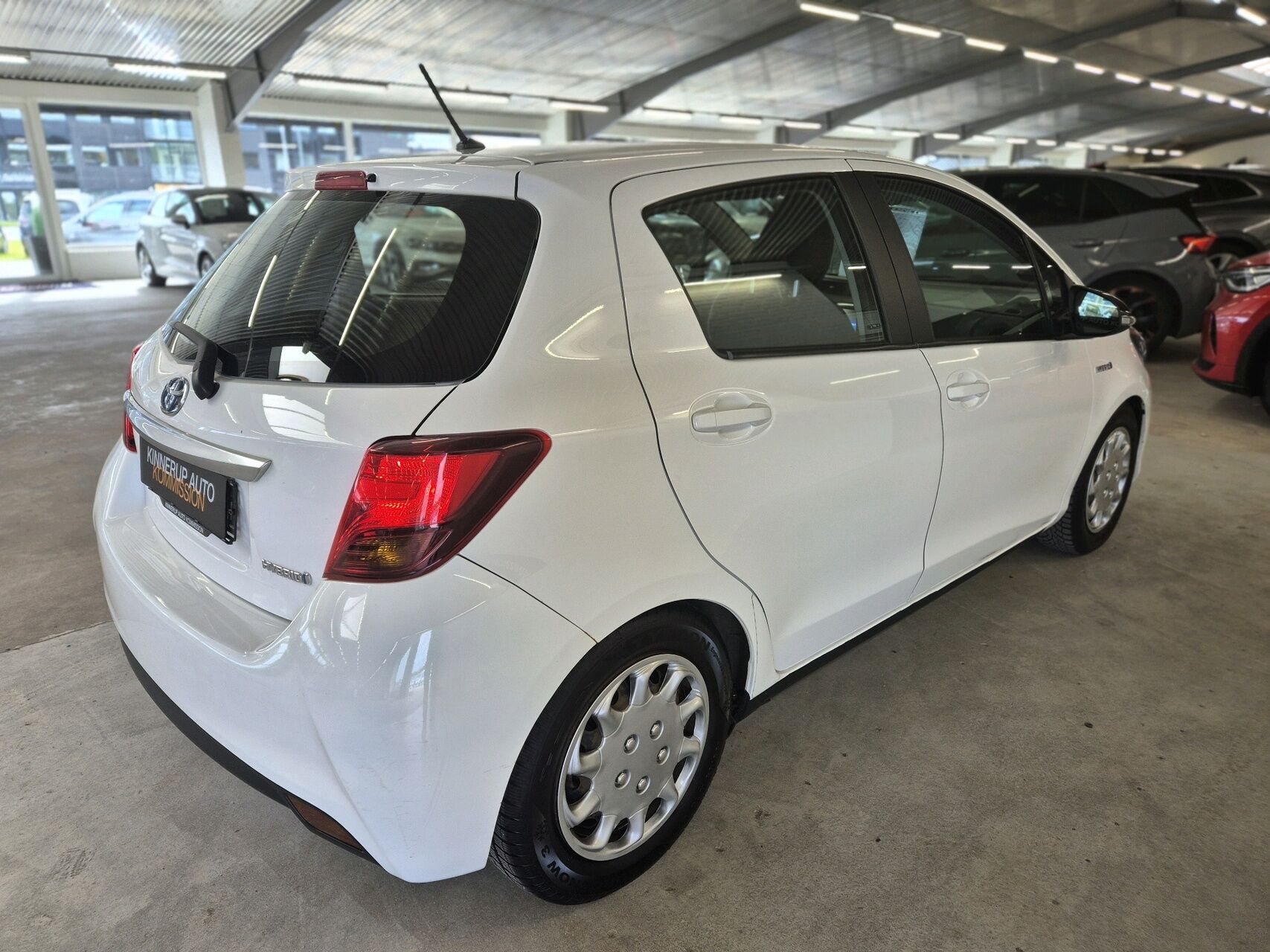 Billede af Toyota Yaris 1,5 Hybrid H2 E-CVT 100HK 5d Trinl. Gear
