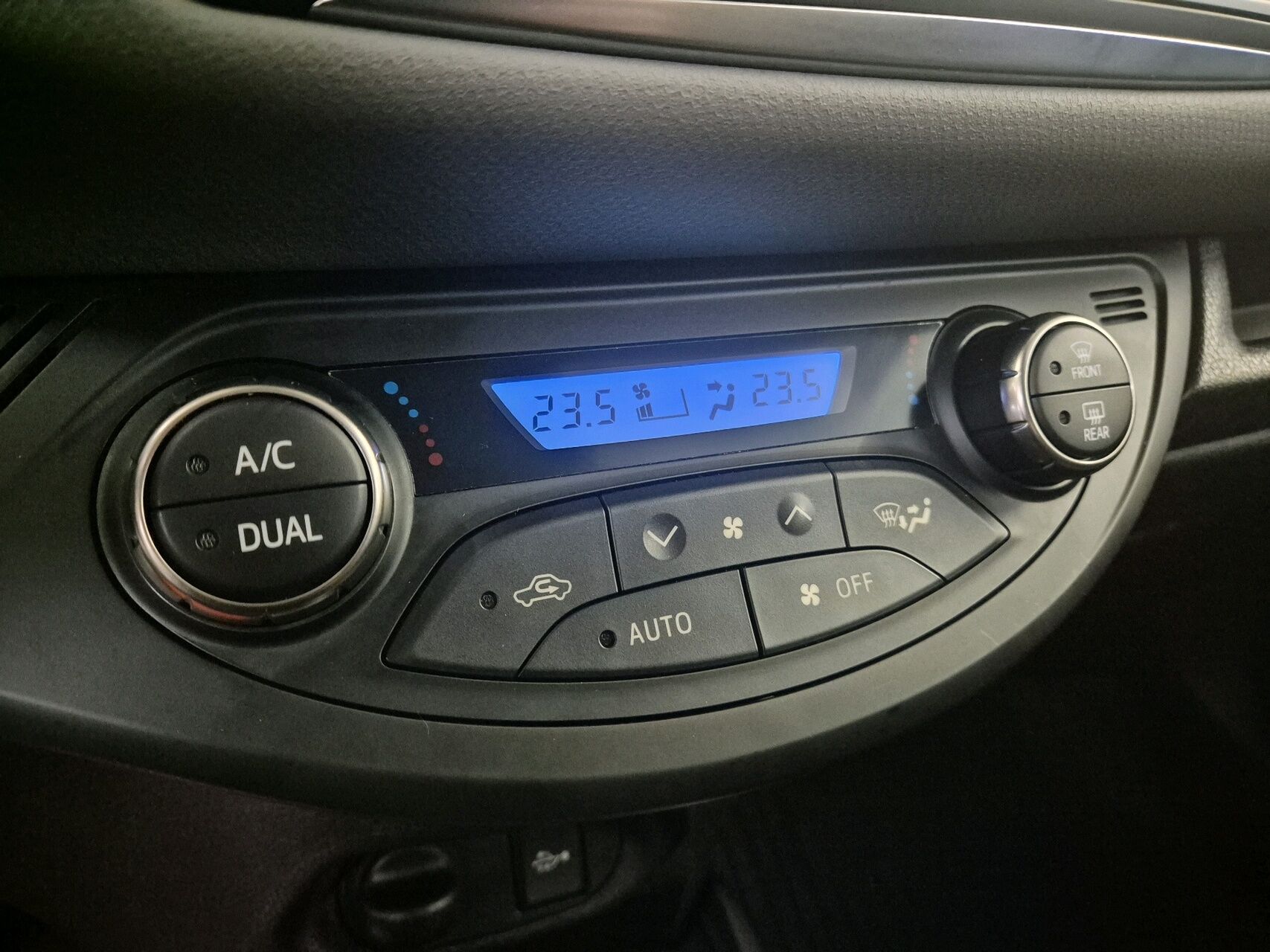 Billede af Toyota Yaris 1,5 Hybrid H2 E-CVT 100HK 5d Trinl. Gear