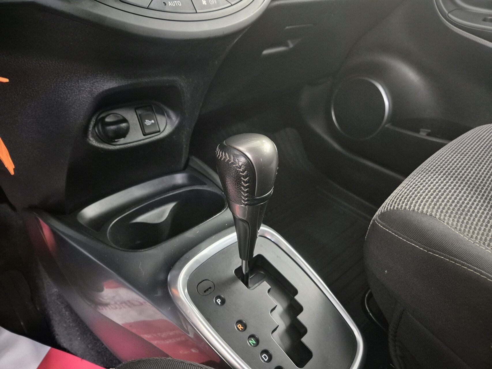 Billede af Toyota Yaris 1,5 Hybrid H2 E-CVT 100HK 5d Trinl. Gear