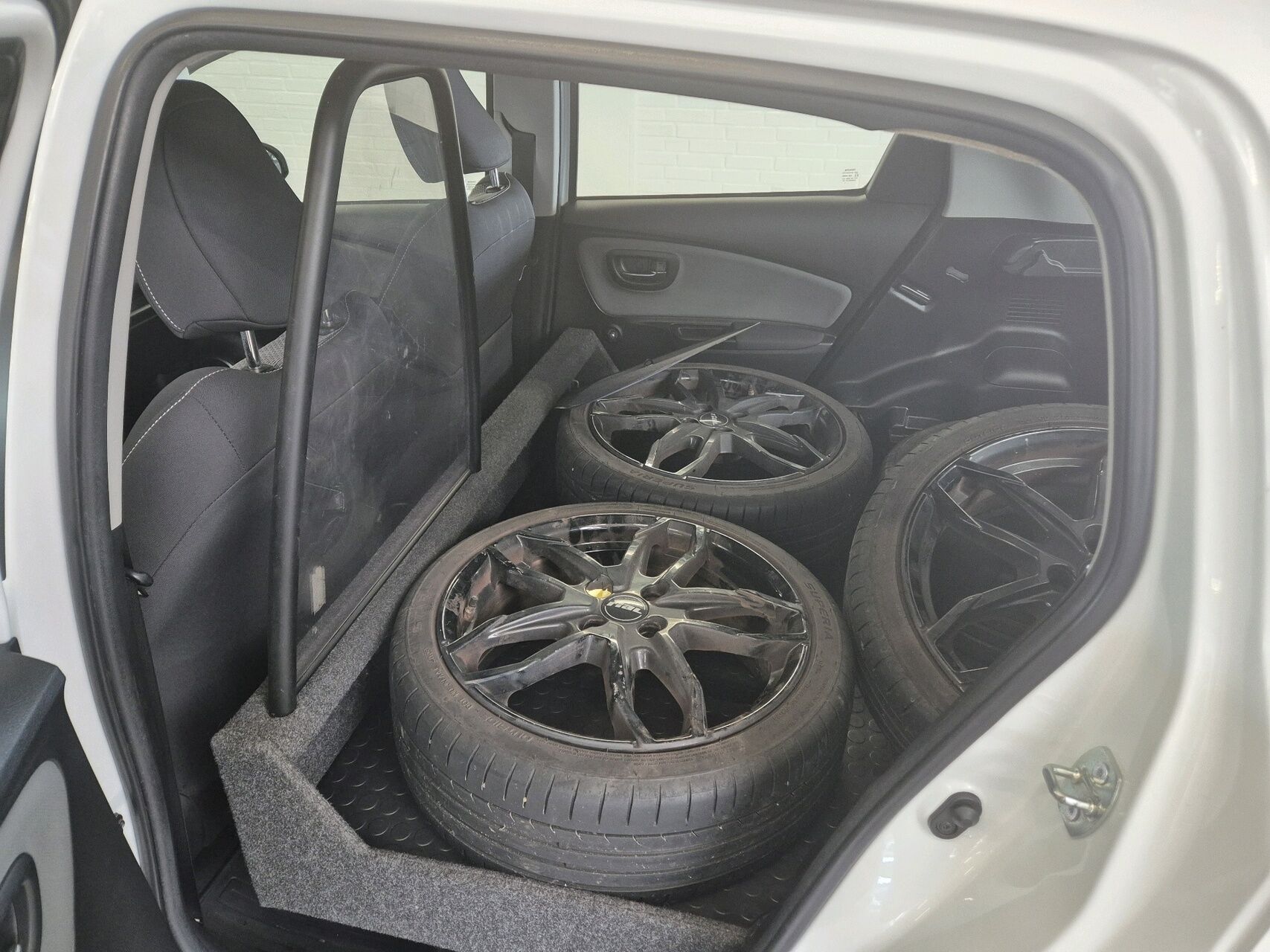 Billede af Toyota Yaris 1,5 Hybrid H2 E-CVT 100HK 5d Trinl. Gear