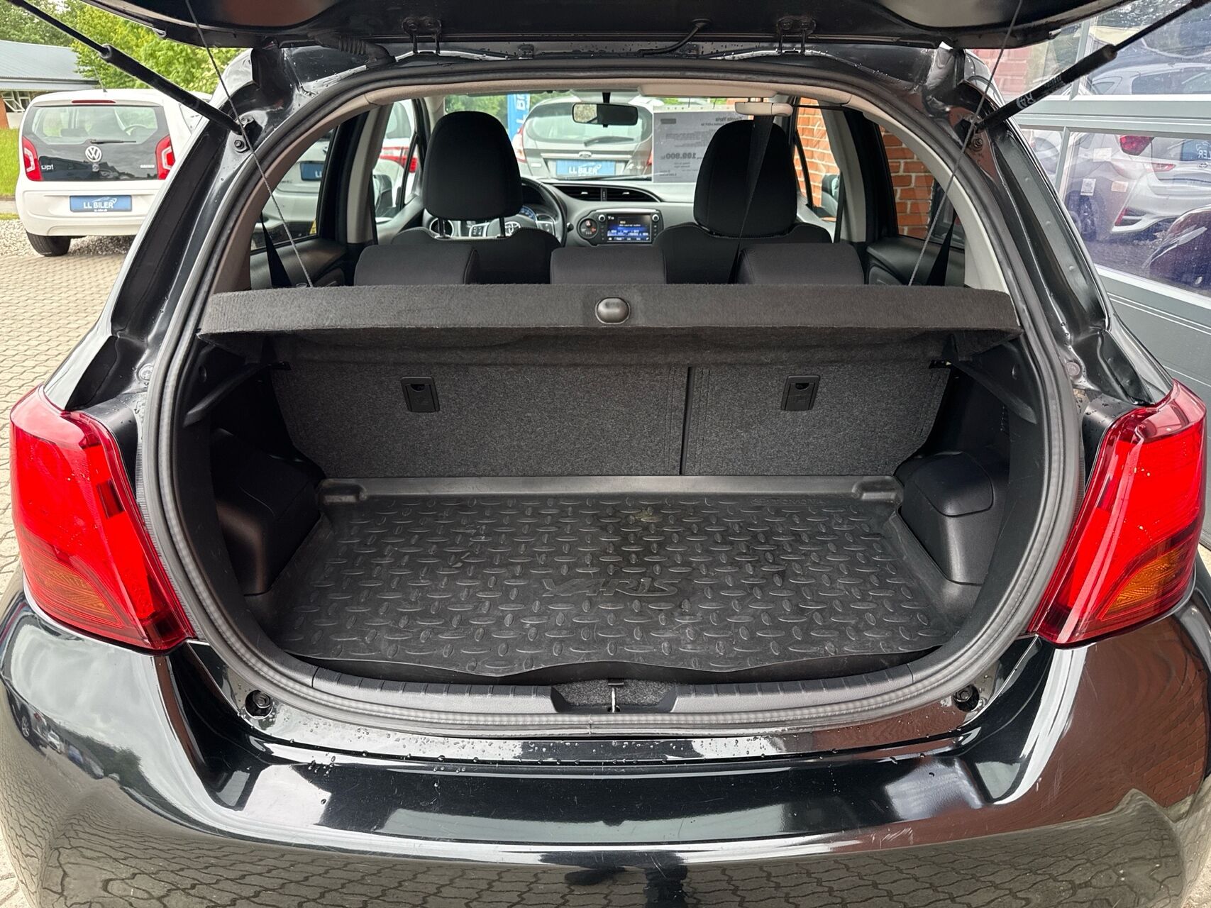 Billede af Toyota Yaris 1,5 Hybrid H2 Premium E-CVT 100HK 5d Trinl. Gear
