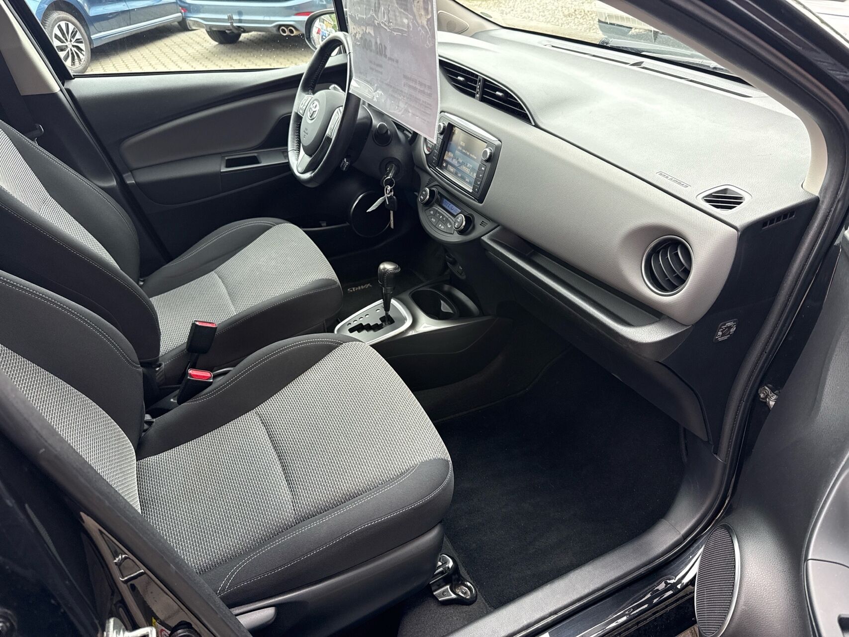 Billede af Toyota Yaris 1,5 Hybrid H2 Premium E-CVT 100HK 5d Trinl. Gear