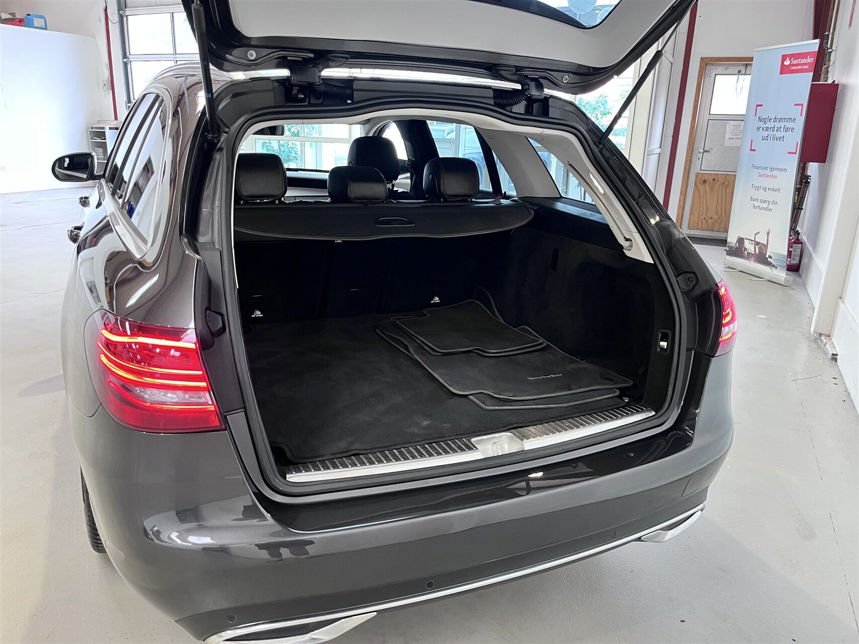 Billede af Mercedes-Benz C220 d T 2,0 CDI Progressive 9G-Tronic 194HK Stc Aut.