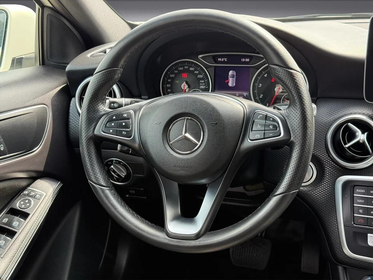 Billede af Mercedes-Benz A200 1,6 Final Edition AMG Line 7G-DCT 156HK 5d 7g Aut.