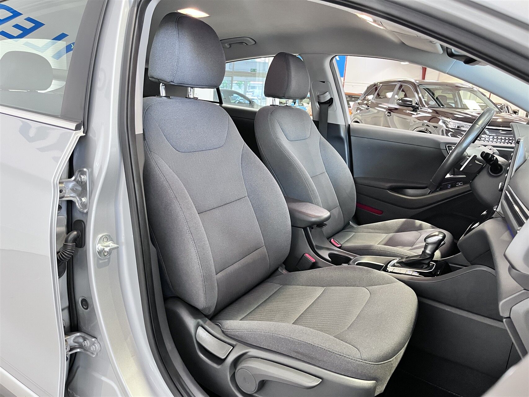 Billede af Hyundai Ioniq 1,6 GDI  Plugin-hybrid Premium plug-in 141HK 5d 6g Aut.