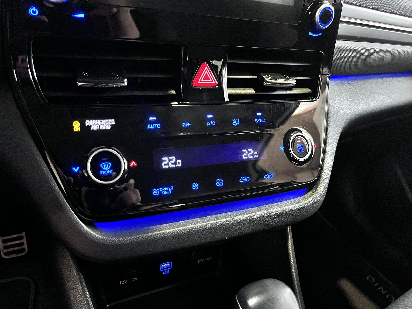 Billede af Hyundai Ioniq 1,6 GDI  Plugin-hybrid Premium plug-in 141HK 5d 6g Aut.