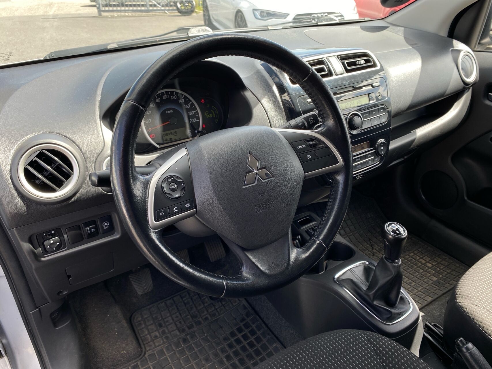 Billede af Mitsubishi Space Star 1,2 Inbeat 80HK 5d