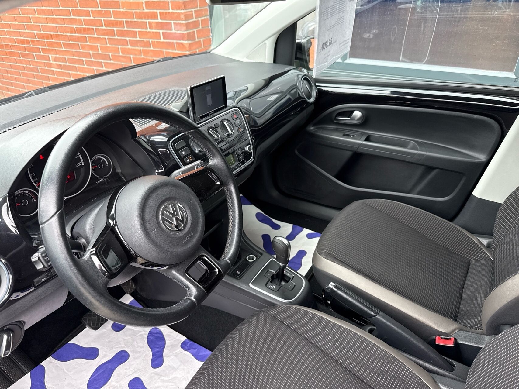 Billede af VW up 1,0 MPI High ASG 75HK 5d Aut.