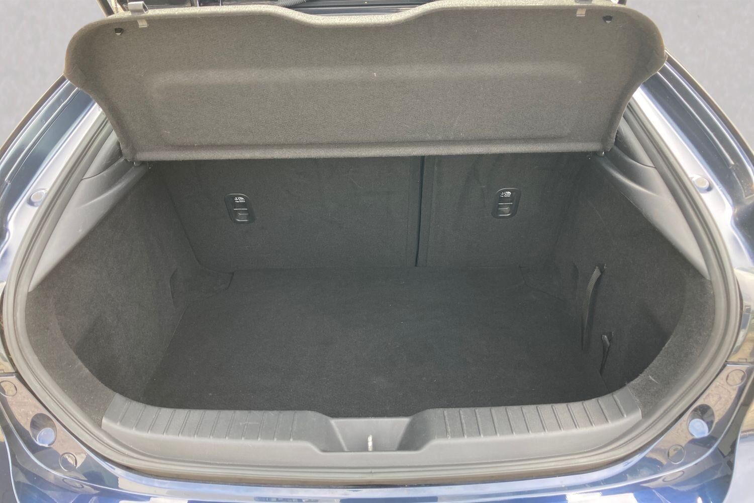 Billede af Mazda 3 2,0 Skyactiv-G  Mild hybrid Sky 122HK 6g
