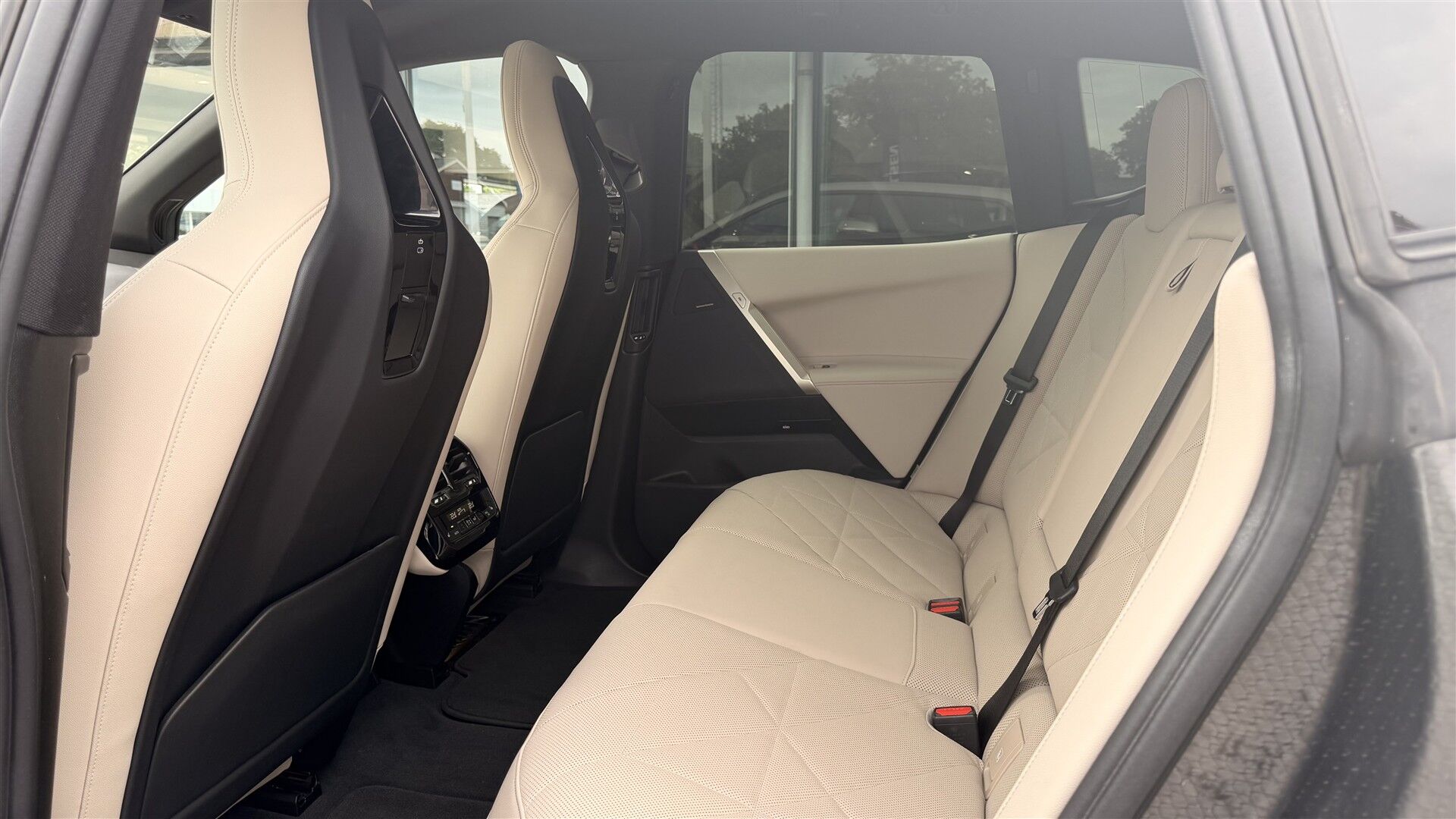 Billede af BMW iX 40 Fully Charged Sport XDrive 326HK 5d Aut. 