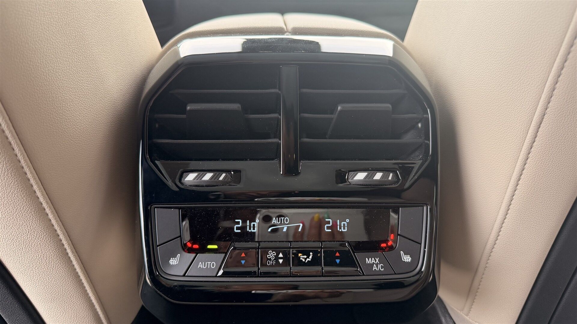 Billede af BMW iX 40 Fully Charged Sport XDrive 326HK 5d Aut. 