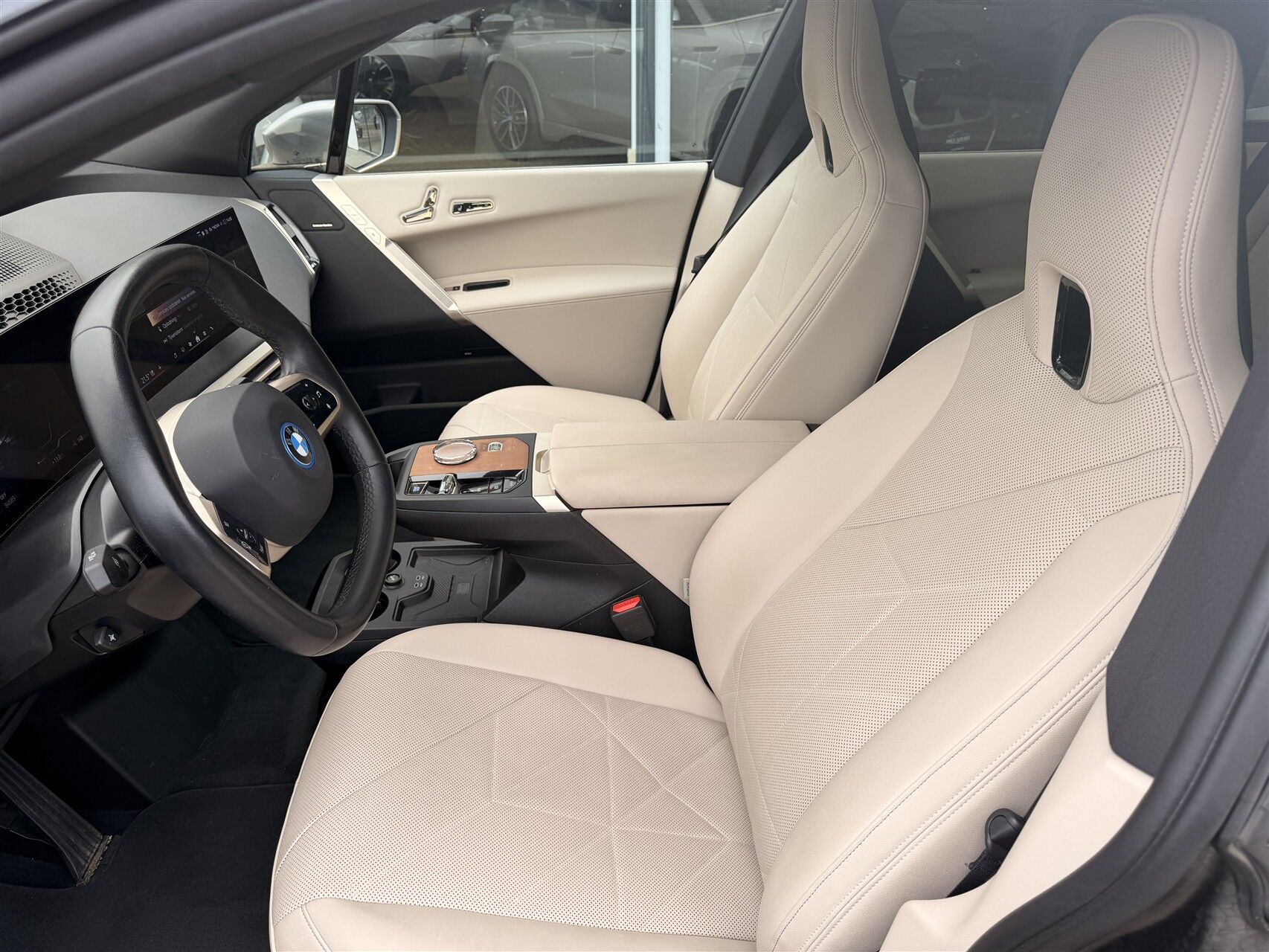Billede af BMW iX 40 Fully Charged Sport XDrive 326HK 5d Aut. 