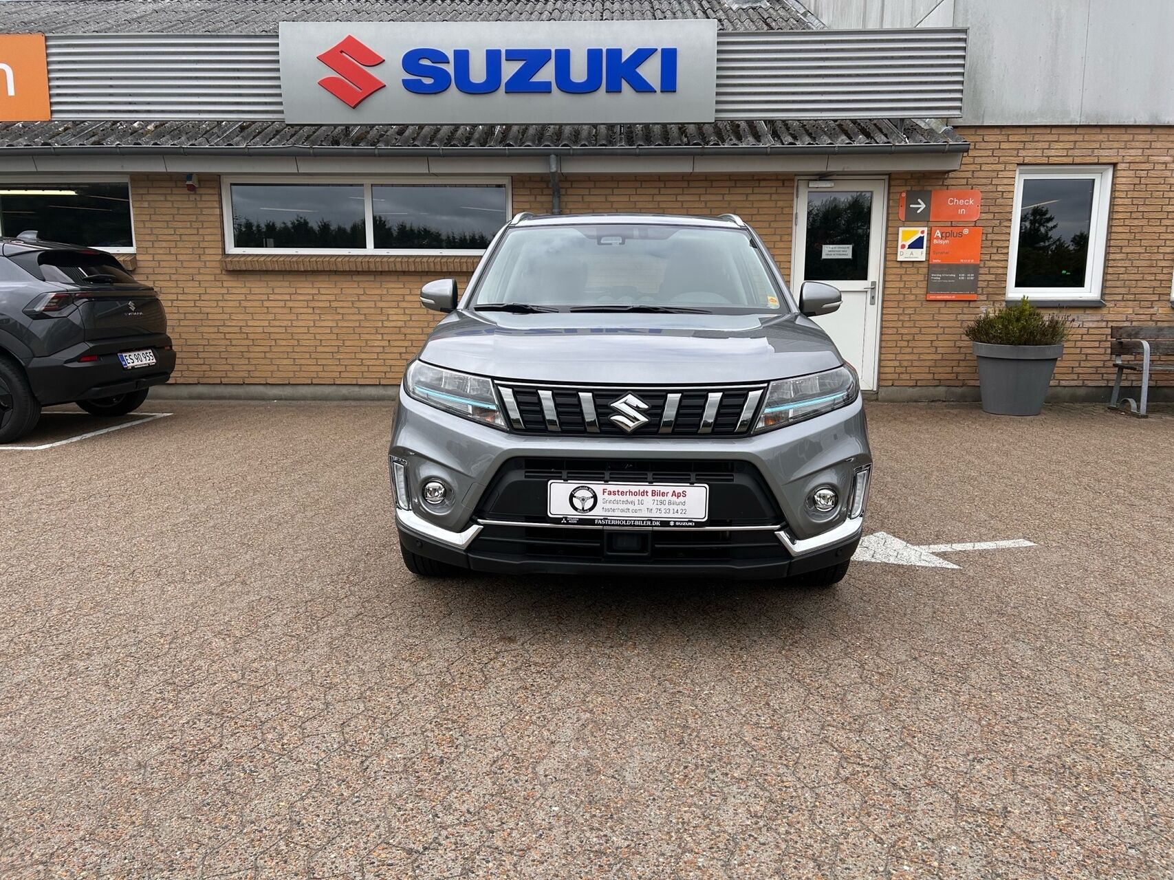 Billede af Suzuki Vitara 1,5 Hybrid Adventure AGS 102HK 5d 6g Aut.