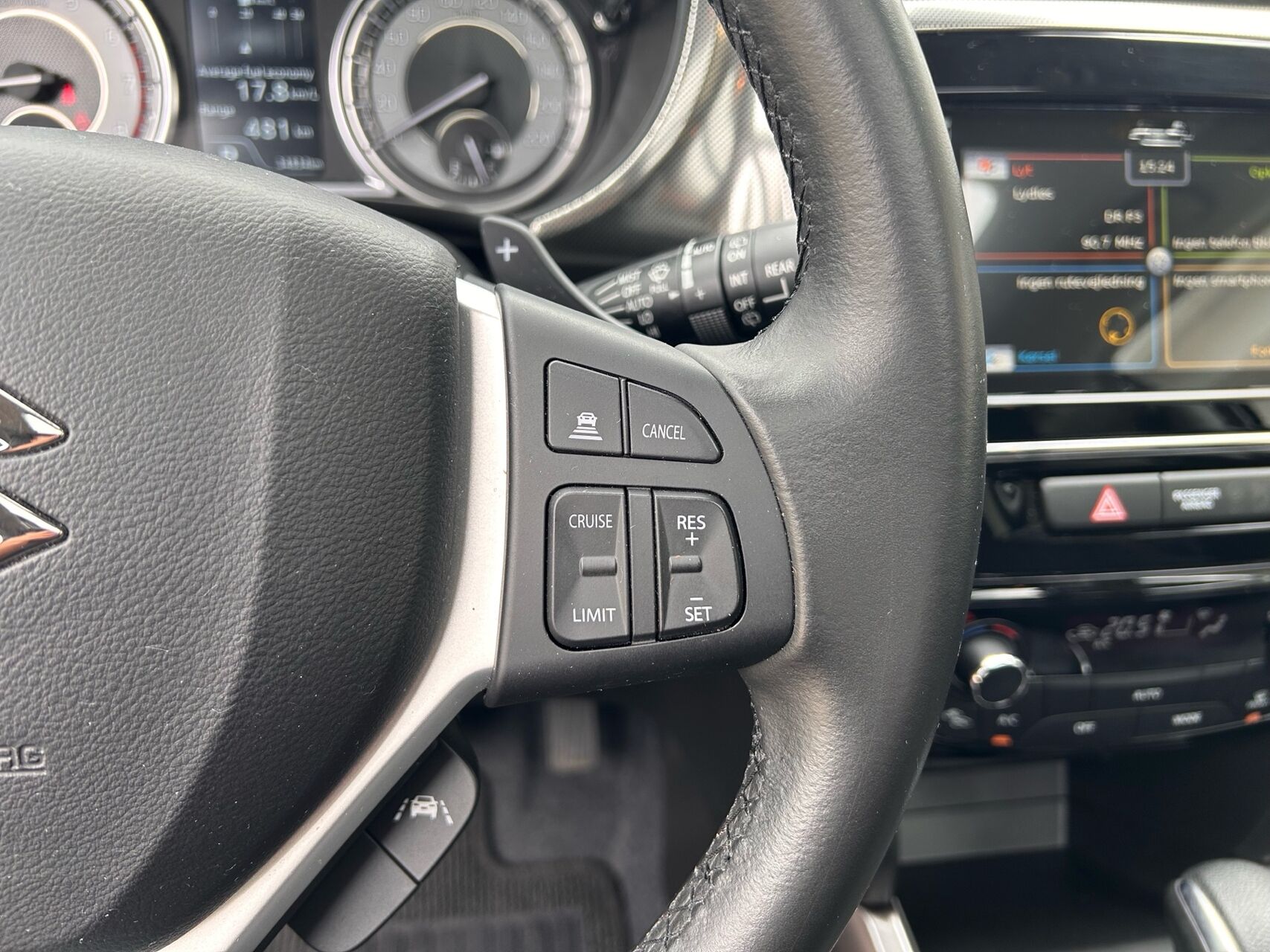 Billede af Suzuki Vitara 1,5 Hybrid Adventure AGS 102HK 5d 6g Aut.