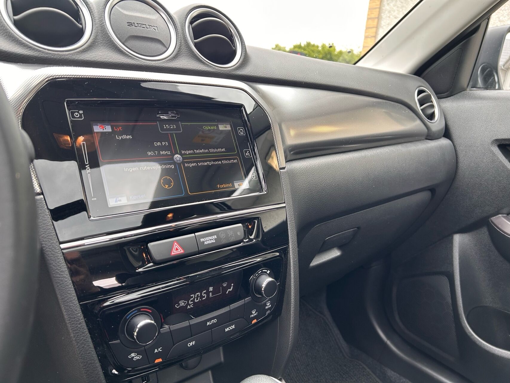 Billede af Suzuki Vitara 1,5 Hybrid Adventure AGS 102HK 5d 6g Aut.