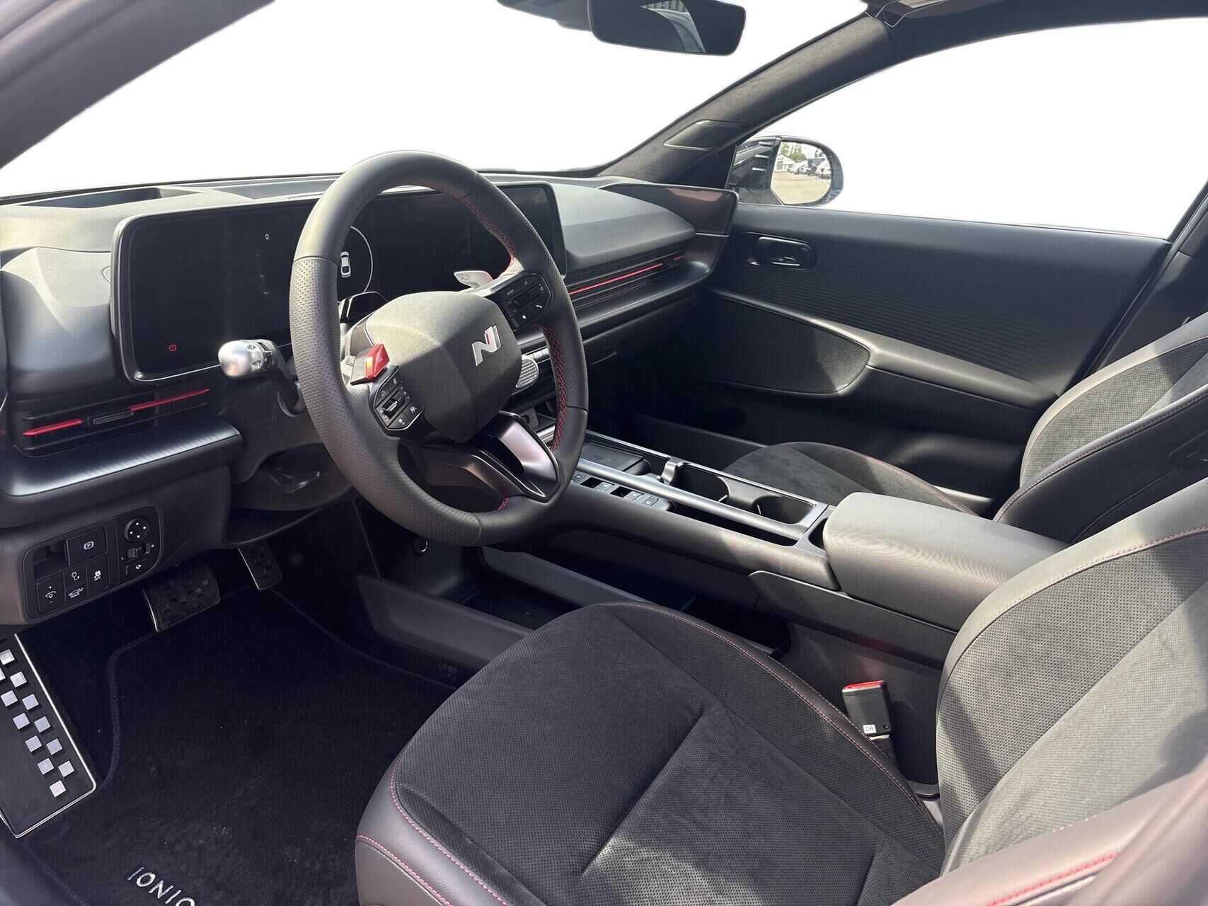 Billede af Hyundai Ioniq 6 Electric 84 kWh N-line+ 229HK Aut.