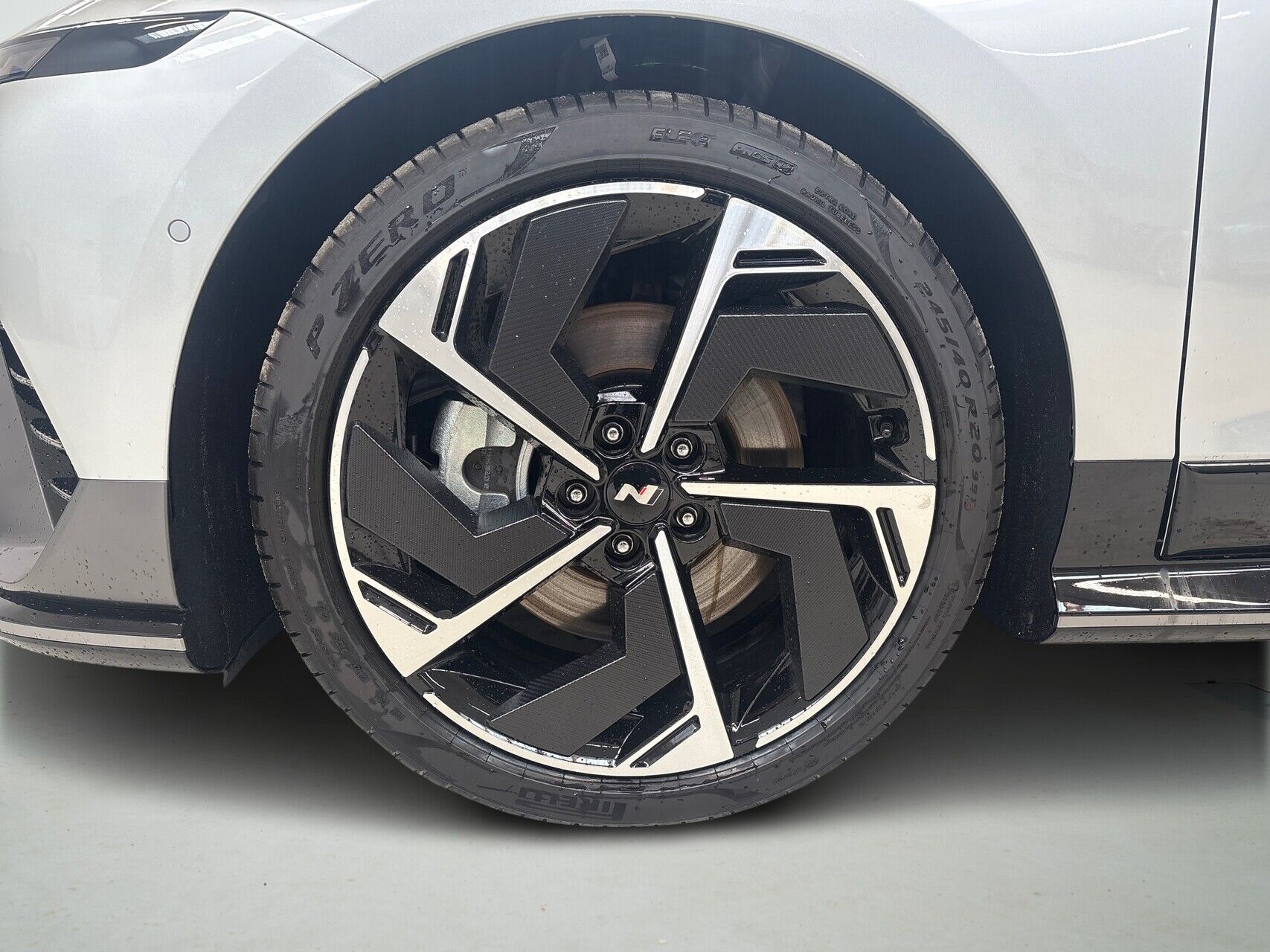 Billede af Hyundai Ioniq 6 Electric 84 kWh N-line+ 229HK Aut.
