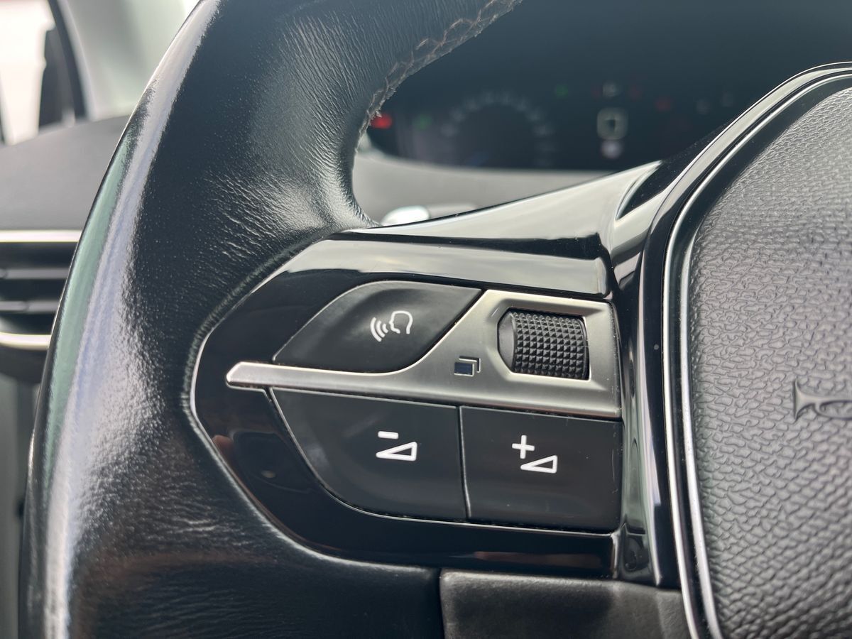 Billede af Peugeot 5008 1,2 e-THP Allure EAT6 130HK 5d 6g Aut.