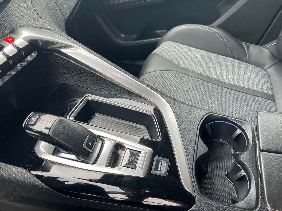 Billede af Peugeot 5008 1,2 e-THP Allure EAT6 130HK 5d 6g Aut.
