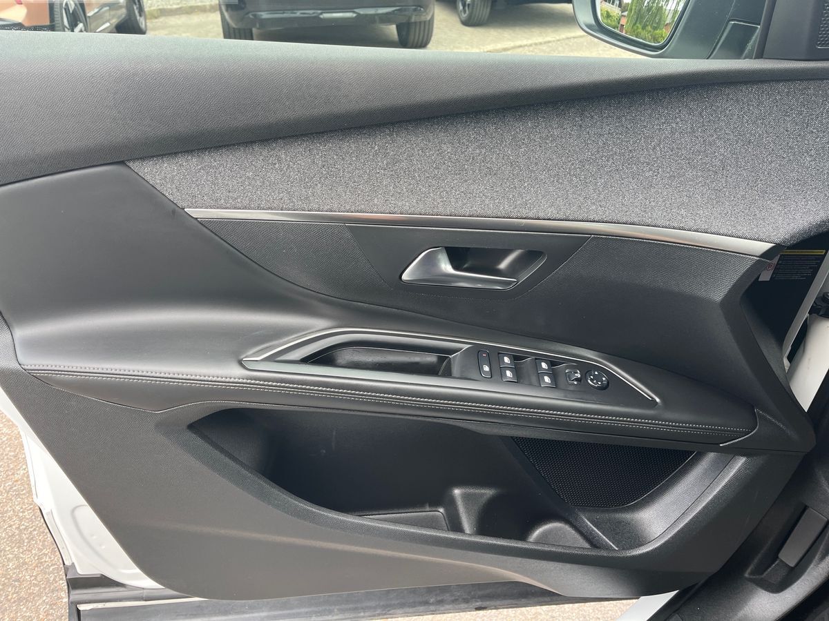 Billede af Peugeot 5008 1,2 e-THP Allure EAT6 130HK 5d 6g Aut.