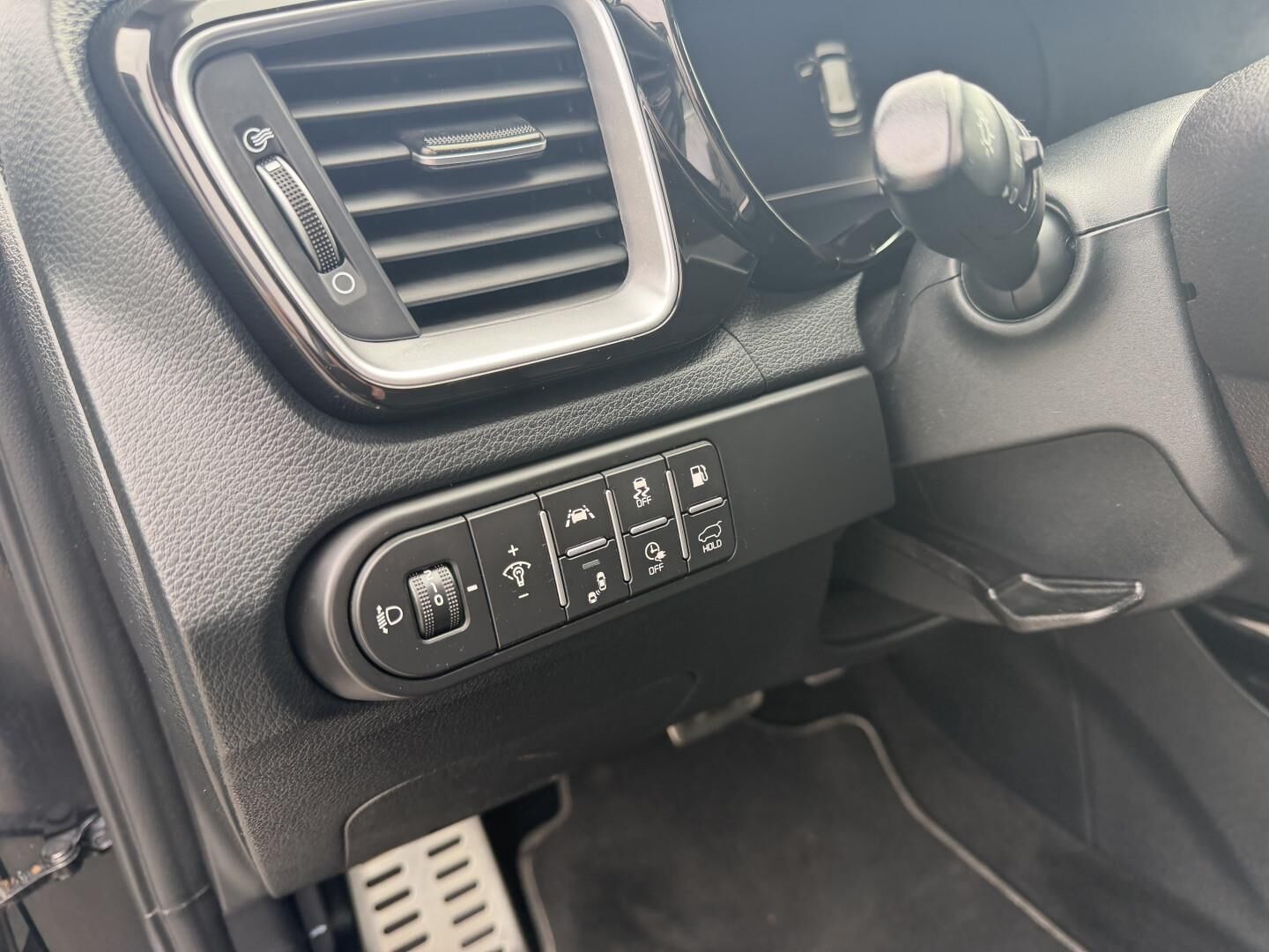 Billede af Kia Ceed SW 1,6 GDI PHEV  Plugin-hybrid Upgrade m/Plus DCT 141HK Stc 6g Aut.