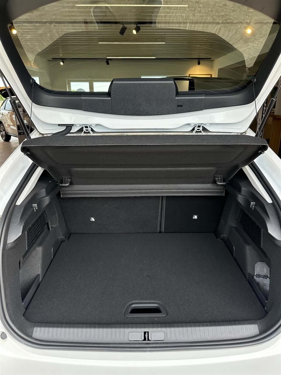 Billede af Citroën e-C4 EL Feel 136HK 5d Aut.
