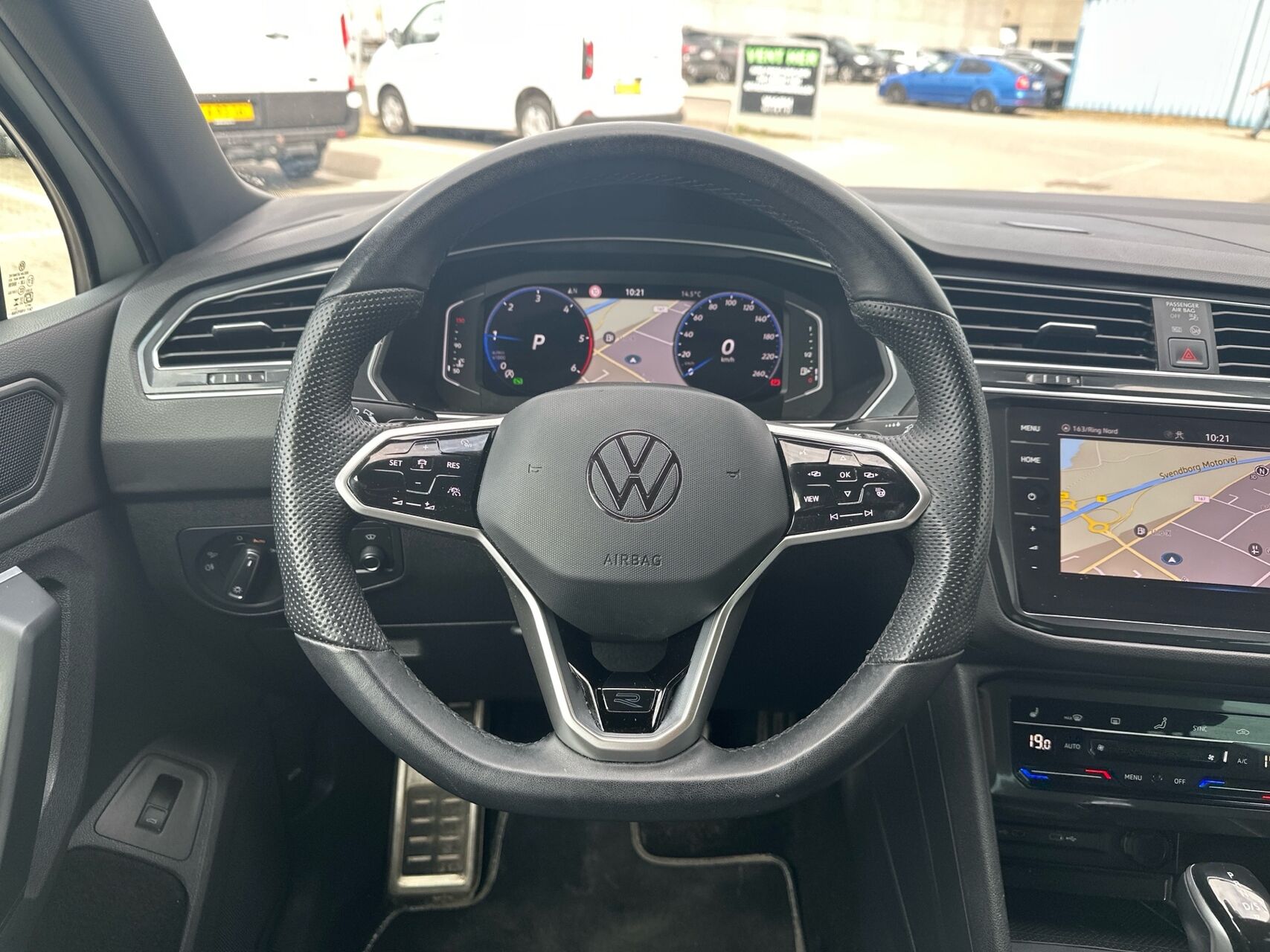Billede af VW Tiguan 2,0 TDI SCR R-Line Business DSG 150HK 5d 7g Aut.