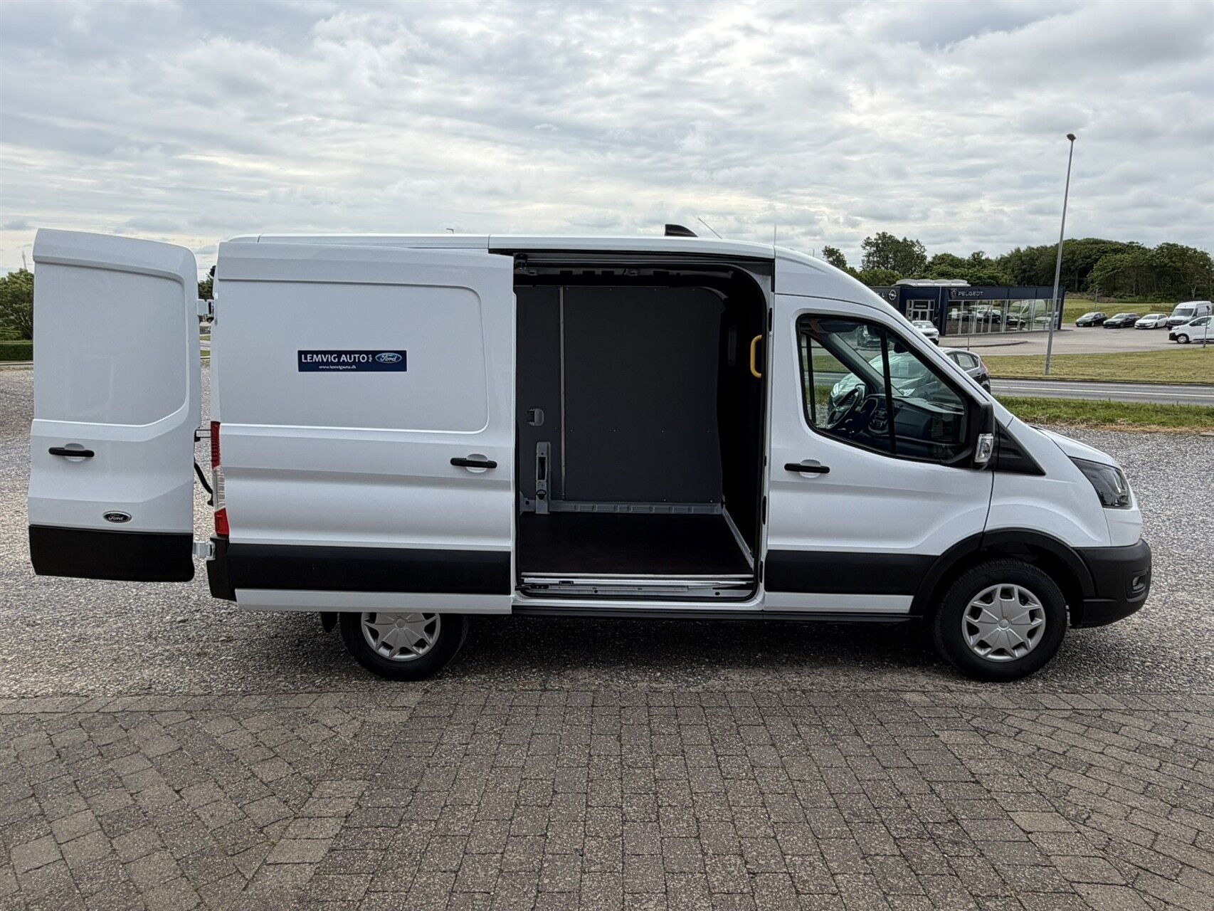 Billede af Ford Transit 350 L2H2 2,0 TDCi Trend 130HK Van 6g