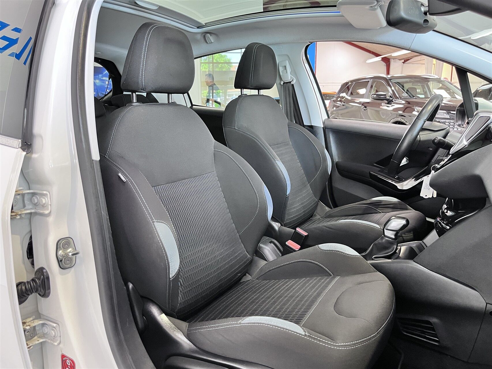 Billede af Peugeot 208 1,2 VTi Allure 82HK 5d