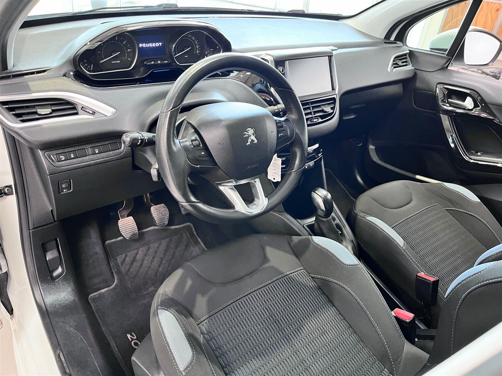 Billede af Peugeot 208 1,2 VTi Allure 82HK 5d