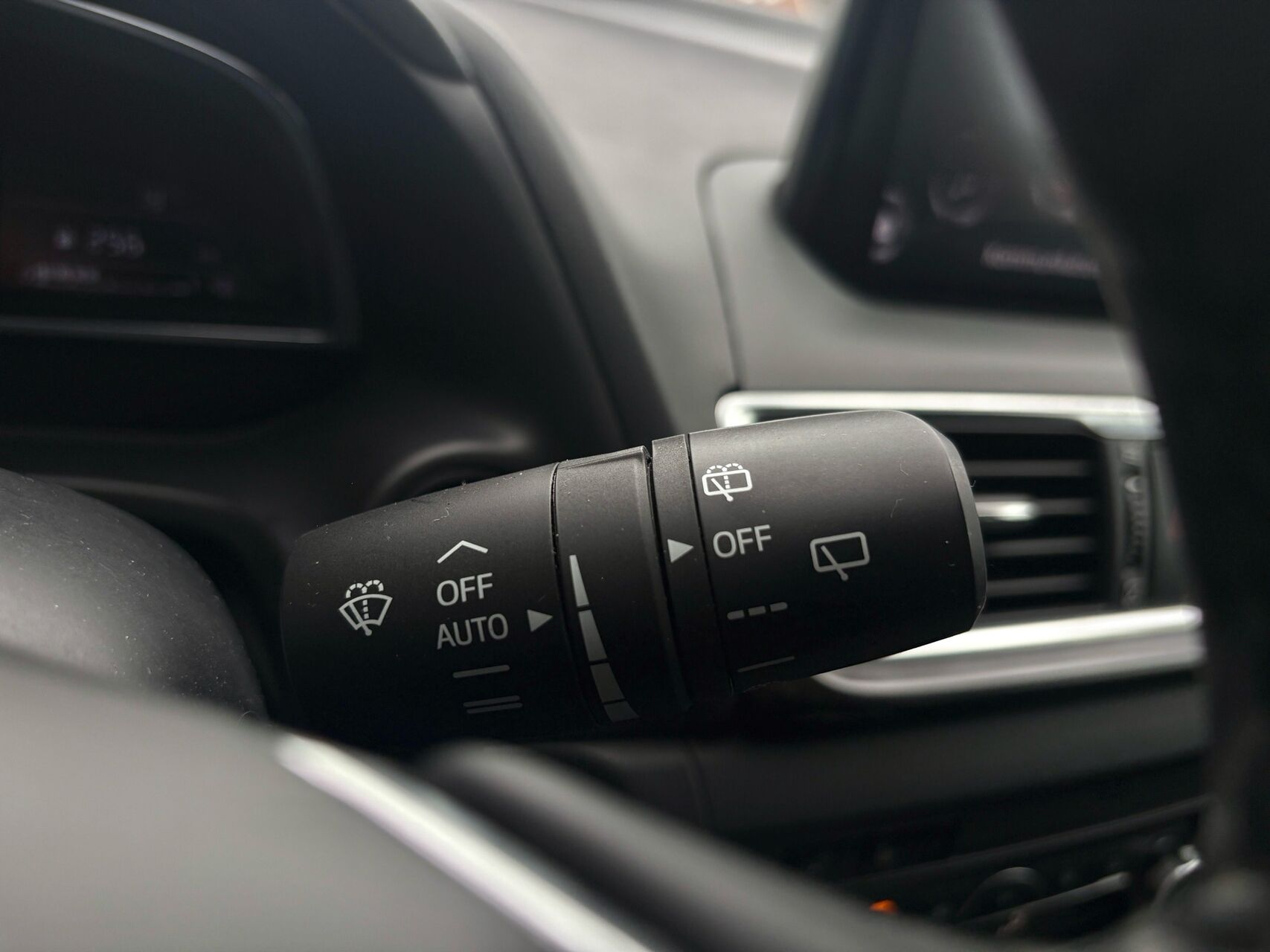 Billede af Mazda 3 2,0 Skyactiv-G Optimum 120HK 5d 6g