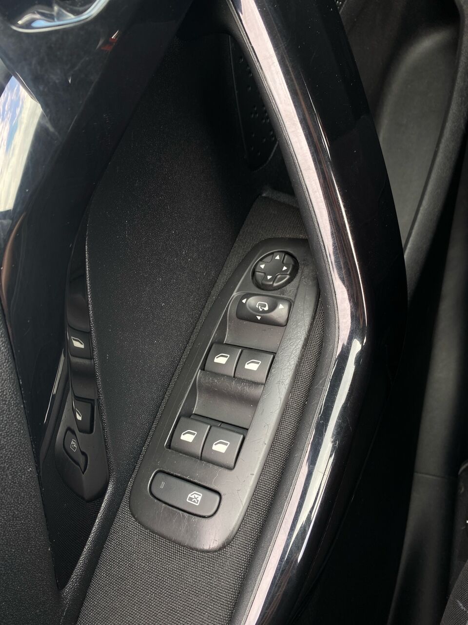 Billede af Peugeot 208 1,2 VTi Allure 82HK 5d