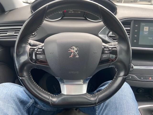 Billede af Peugeot 308 1,2 e-THP Allure 130HK 5d