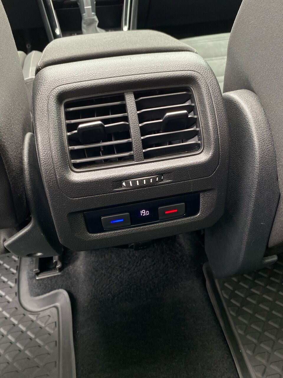 Billede af VW Touran 2,0 TDI BMT SCR Highline DSG 150HK 6g Aut.
