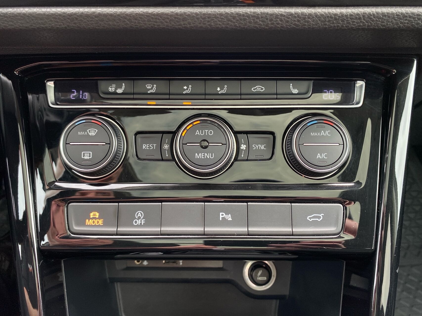 Billede af VW Touran 2,0 TDI BMT SCR Highline DSG 150HK 6g Aut.
