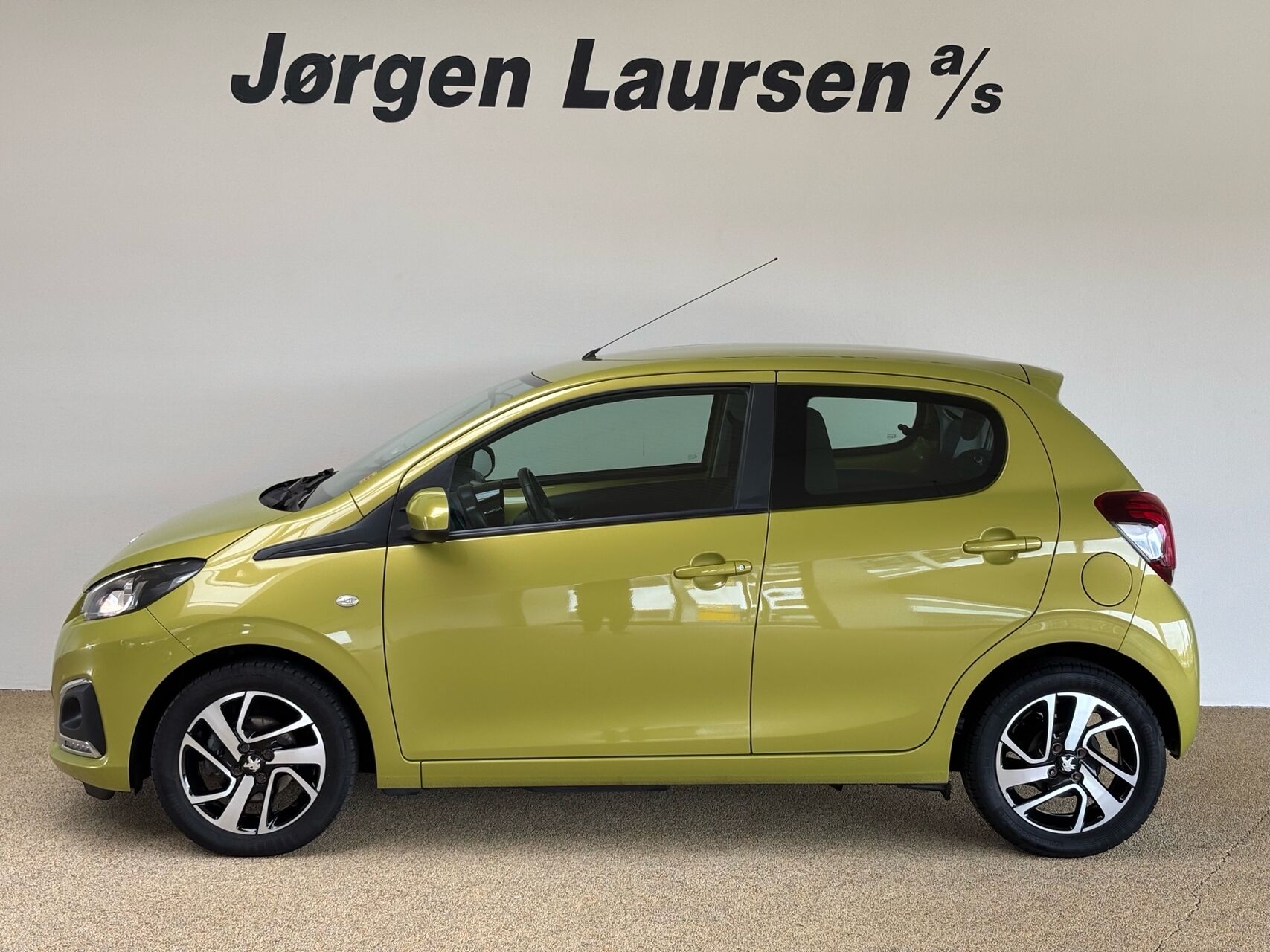 Billede af Peugeot 108 1,0 e-Vti Allure+ 72HK 5d