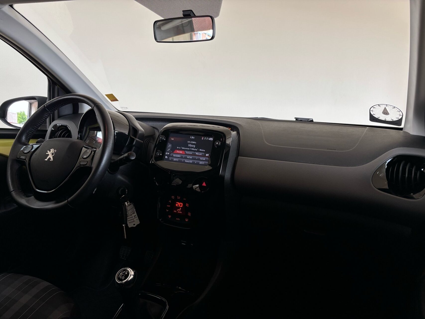Billede af Peugeot 108 1,0 e-Vti Allure+ 72HK 5d