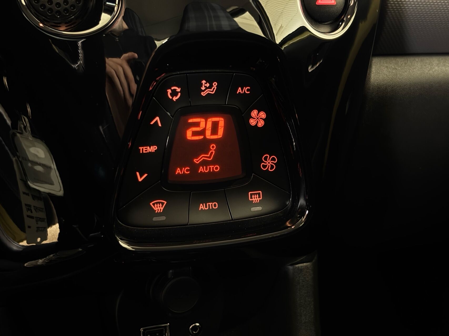 Billede af Peugeot 108 1,0 e-Vti Allure+ 72HK 5d