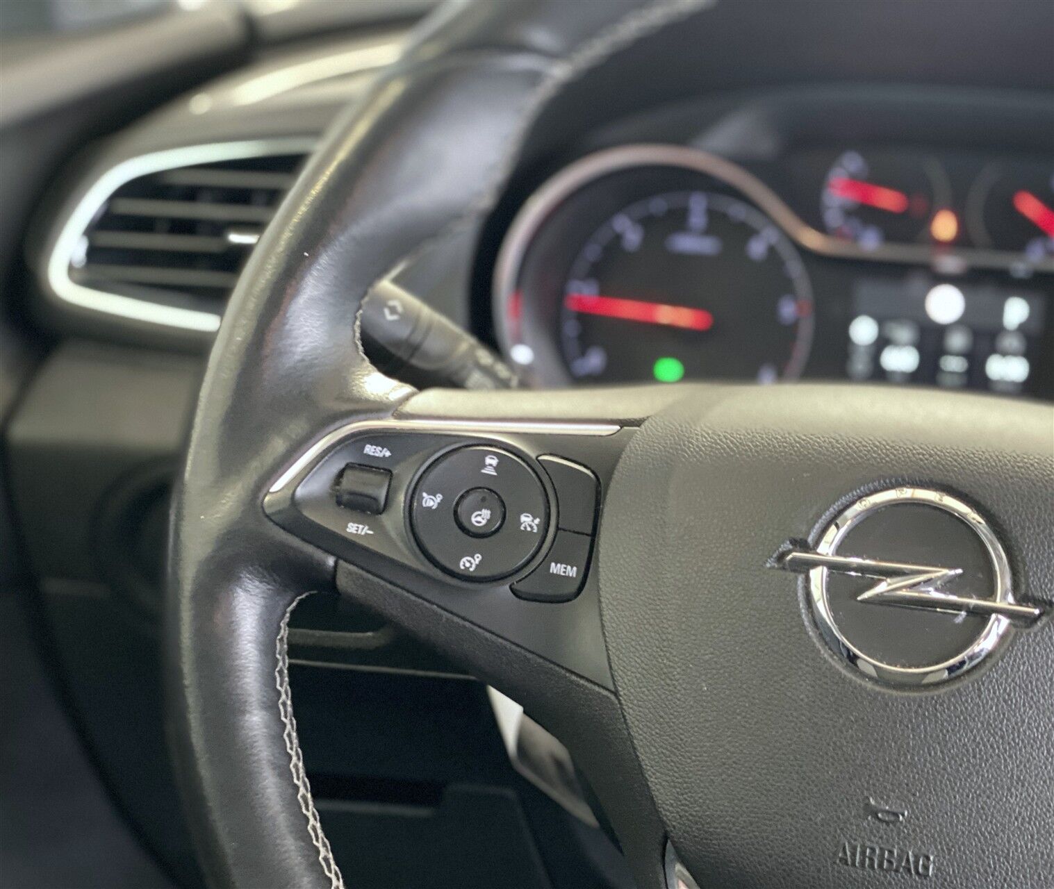 Billede af Opel Grandland X 2,0 CDTI Innovation Start/Stop 177HK 5d 8g Aut.