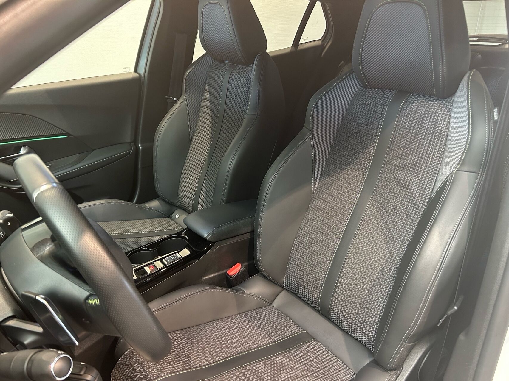 Billede af Peugeot 2008 1,2 PureTech GT EAT8 130HK 5d 8g Aut.