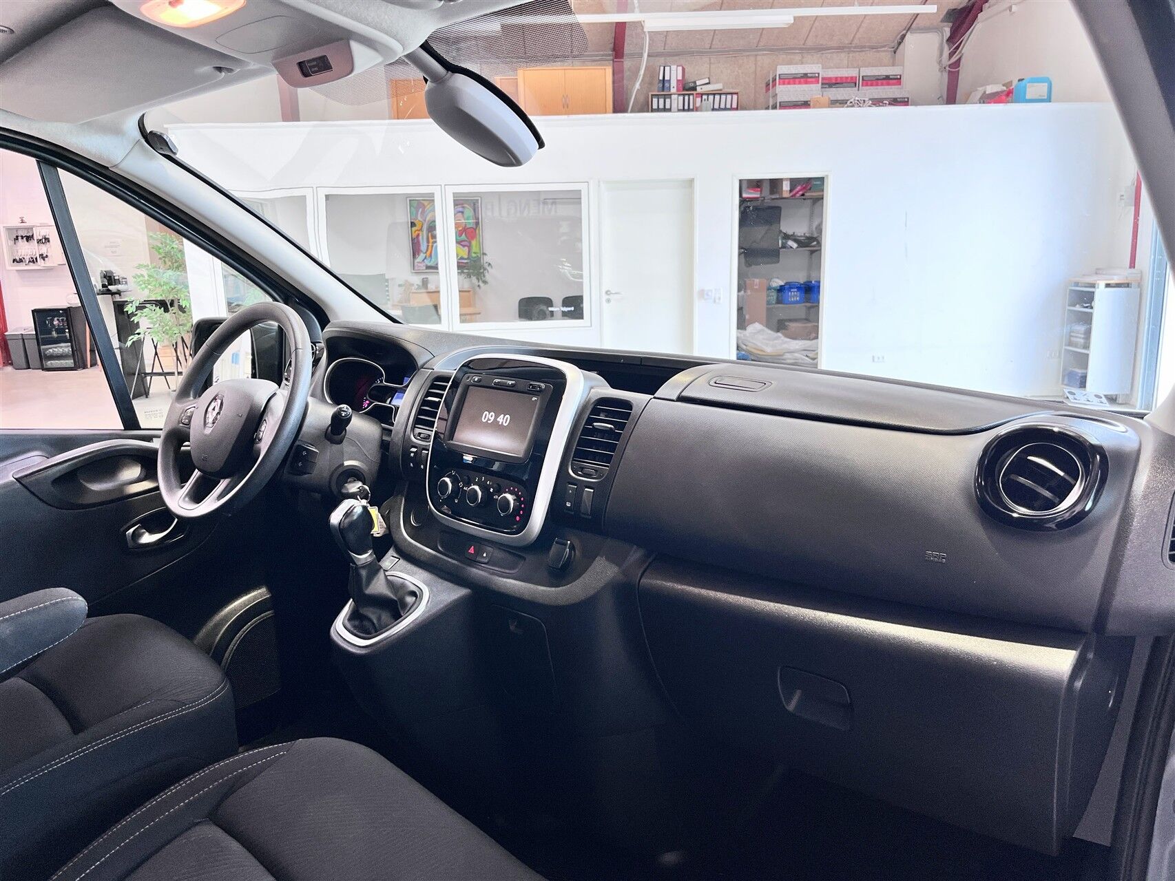 Billede af Renault Trafic T29 L2H1 2,0 DCI 145HK Van 6g