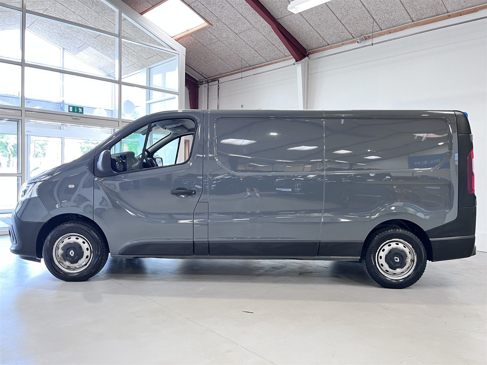 Billede af Renault Trafic T29 L2H1 2,0 DCI 145HK Van 6g