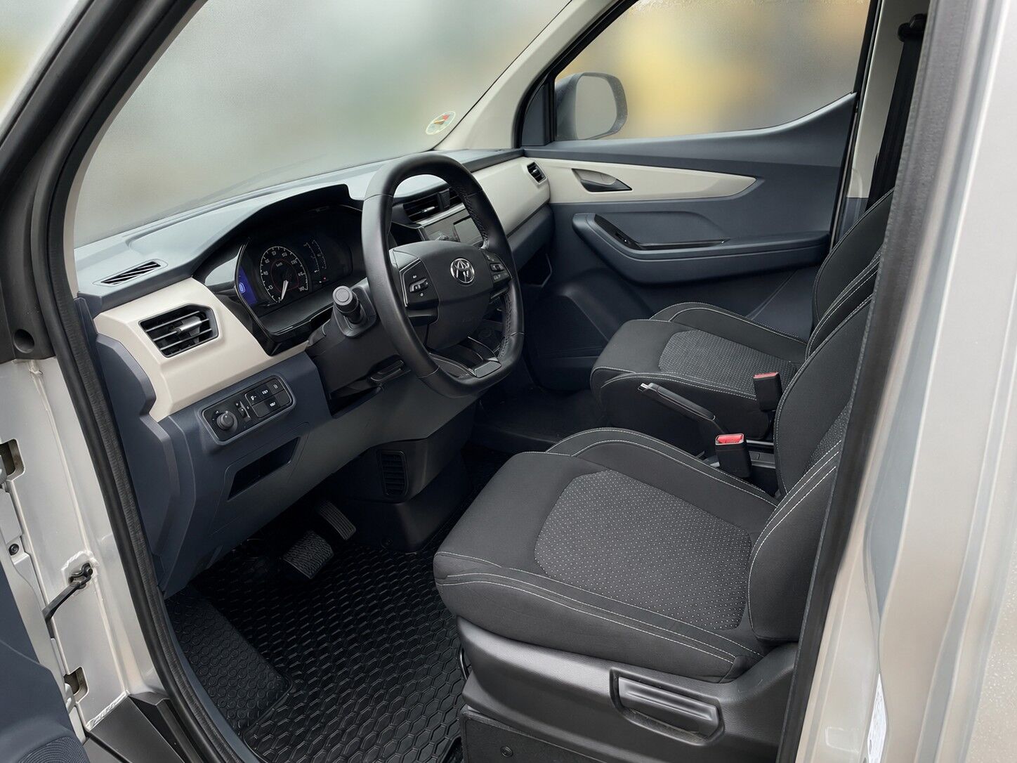Billede af Maxus e-Deliver 3 LWB EL 122HK Van Aut.