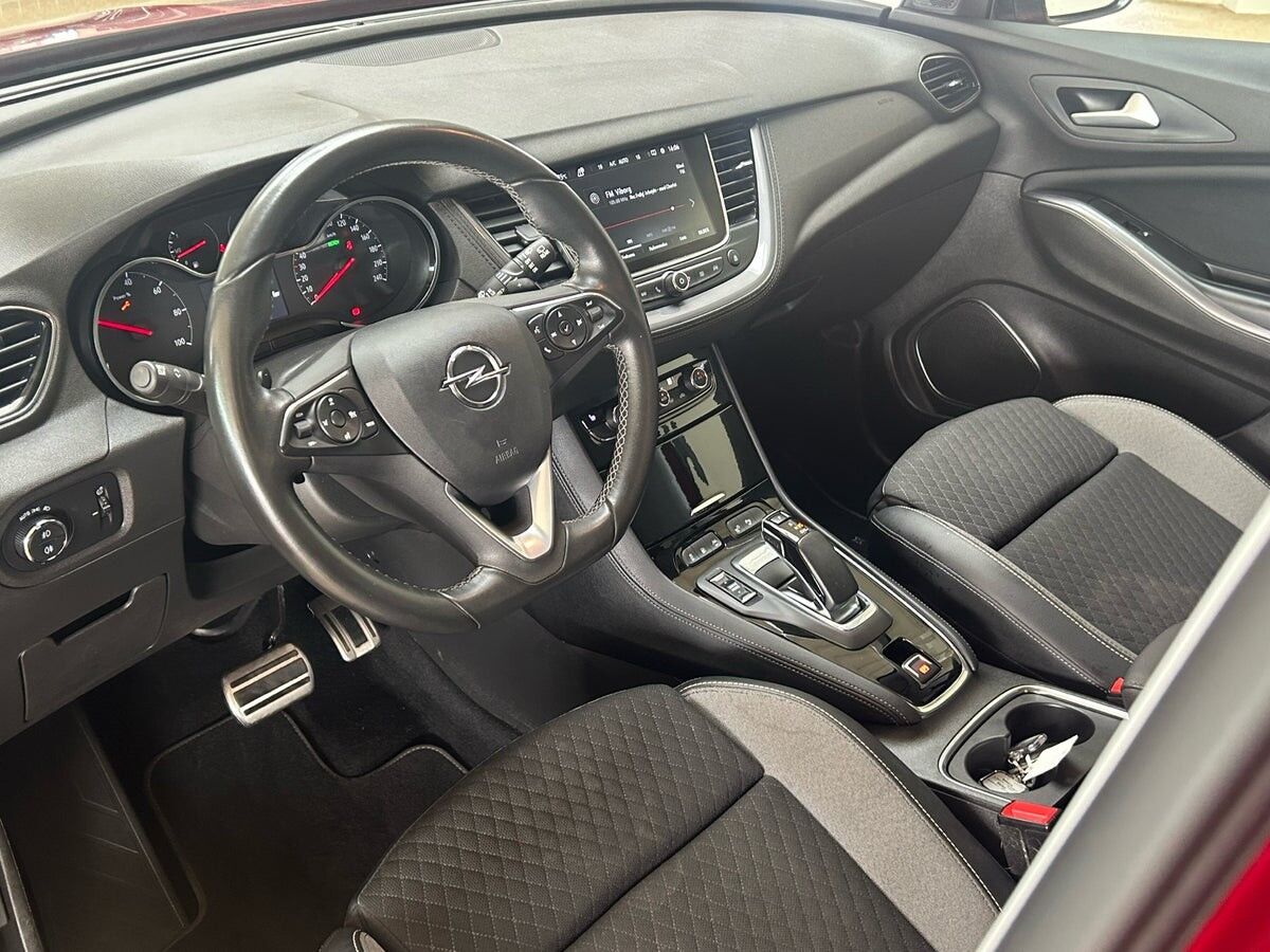 Billede af Opel Grandland X 1,6 PHEV  Plugin-hybrid Cosmo Prestige Pack 225HK 5d 8g Aut.