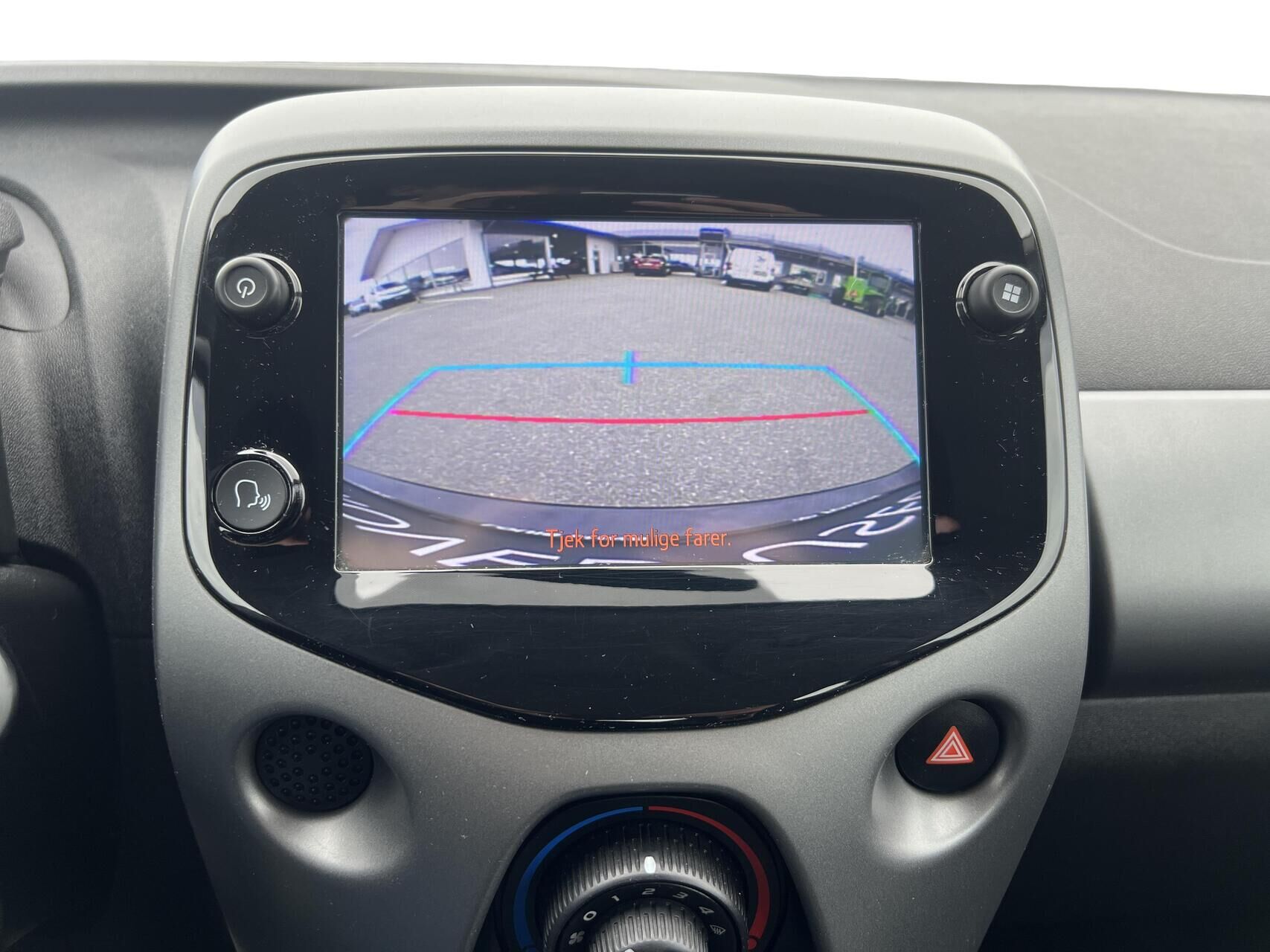 Billede af Toyota Aygo 1,0 VVT-I X-plore DAB+ X-Shift 72HK 5d Aut.