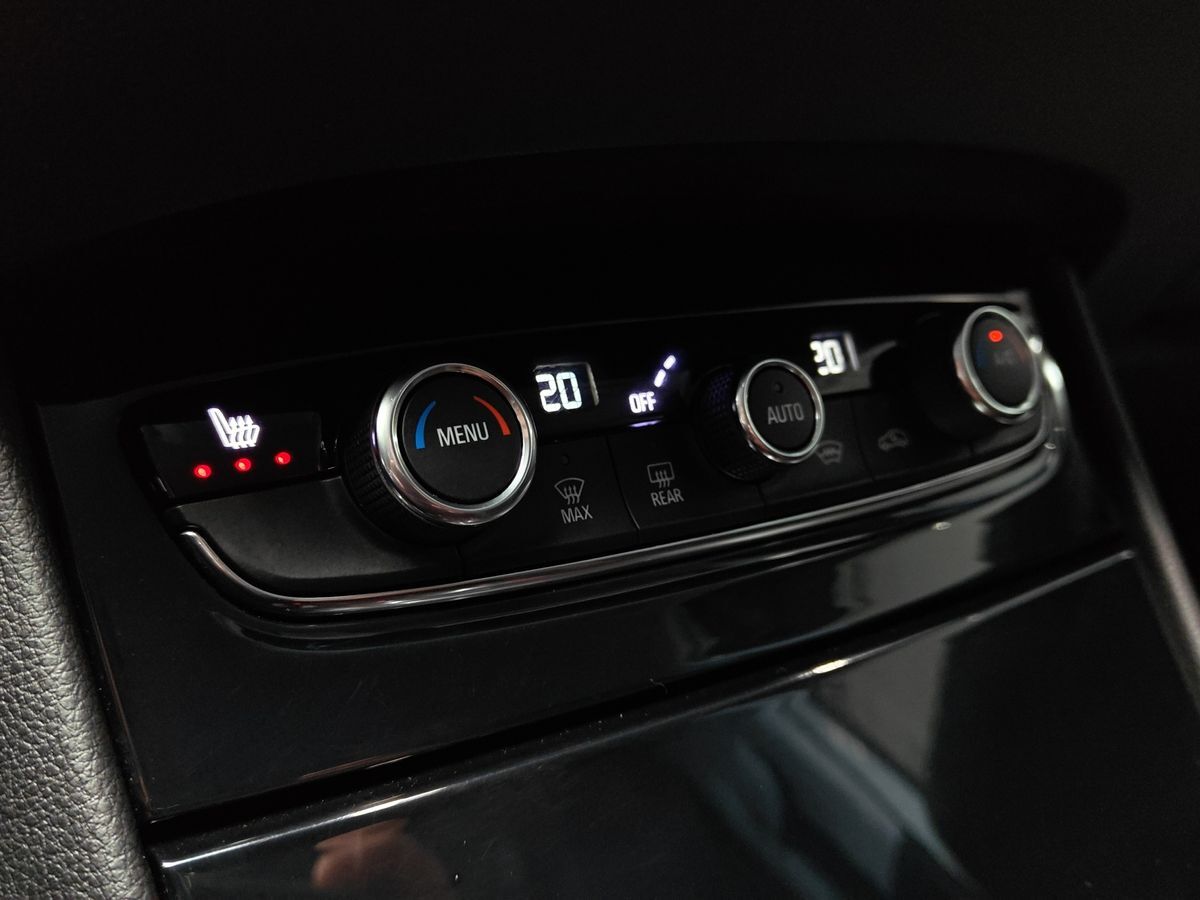 Billede af Opel Grandland X 1,6 PHEV  Plugin-hybrid Ultimate AWD 300HK 5d 8g Aut.