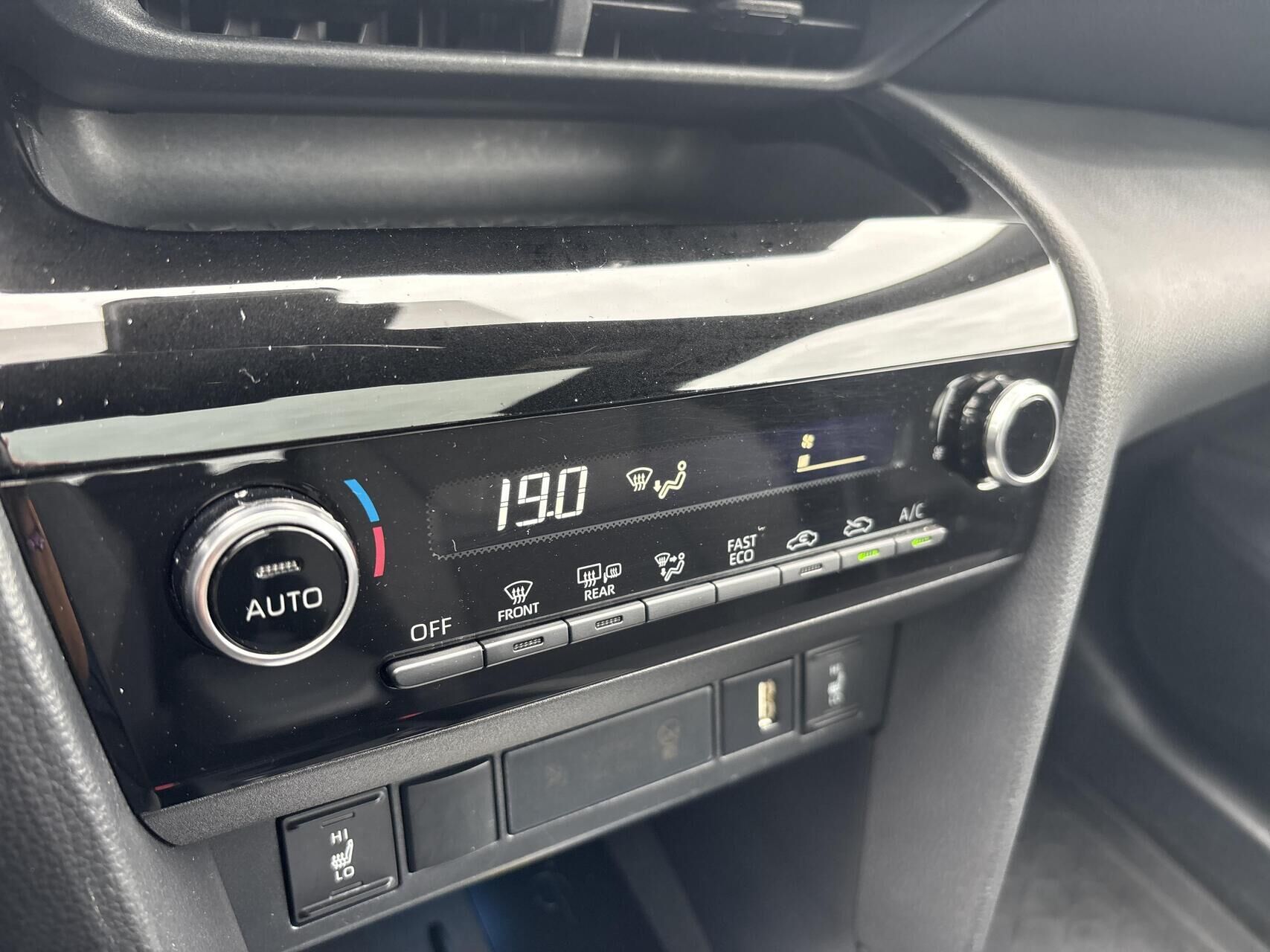 Billede af Toyota Yaris Cross 1,5 Hybrid Style 116HK 5d Trinl. Gear