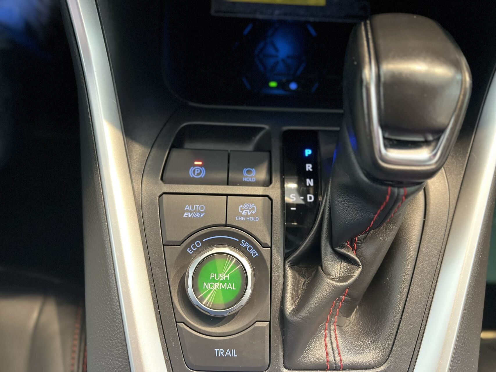 Billede af Toyota RAV4 Plug-in 2,5 Plugin-hybrid H3 Style AWD 306HK 5d 6g Aut.