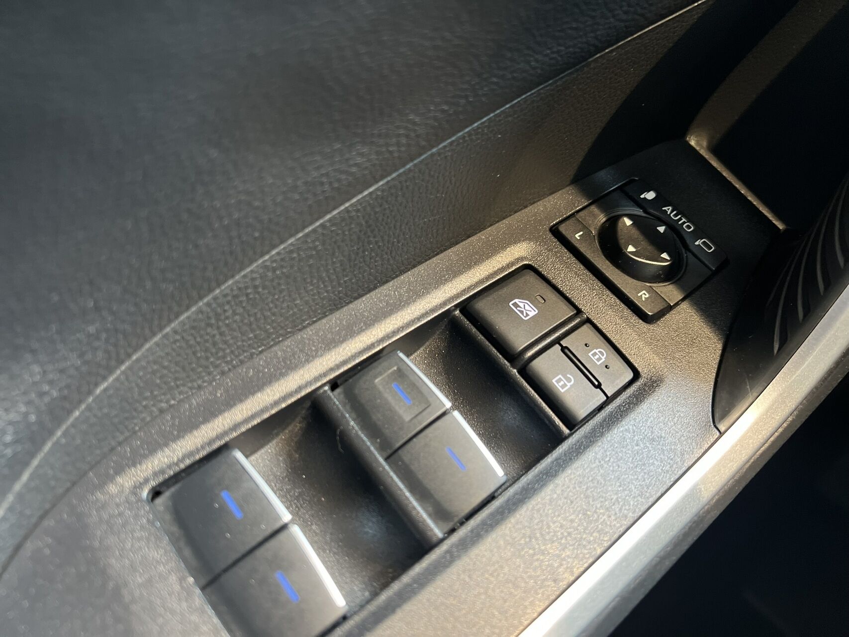 Billede af Toyota RAV4 Plug-in 2,5 Plugin-hybrid H3 Style AWD 306HK 5d 6g Aut.